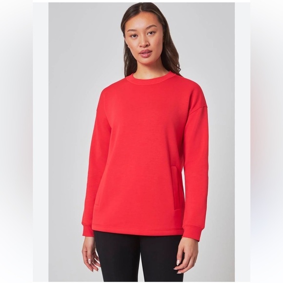 Mondetta Tops - MONDETTA ‘Luscious Red’ Boxy Top